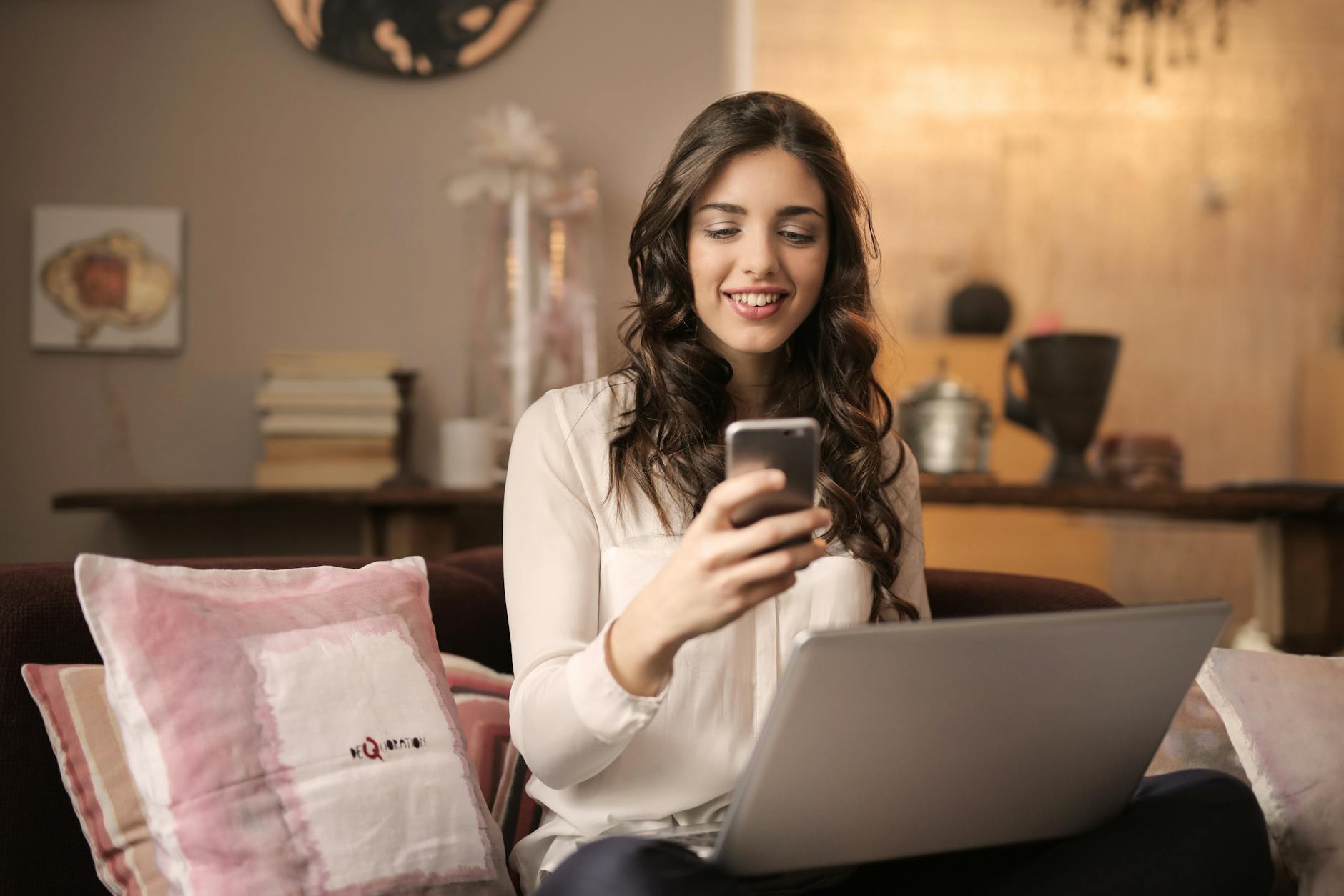 Navigating the Digital World: A Positive Approach with Philippians 4:8